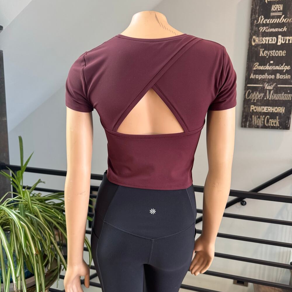 Athleta Transcend Open Back Tee Burgundy Maroon Short Sleeve Yoga Crop Shirt S